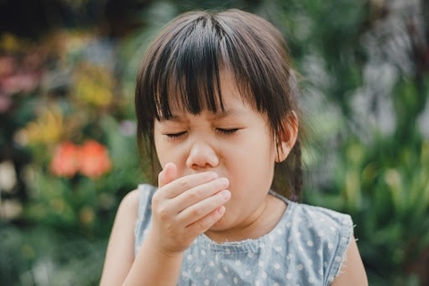 Trẻ hay ốm vặt có phải do sức đề kháng kém ?