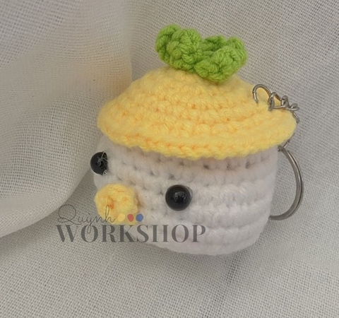 SMALL ANIMALS CHICK WEARING YELLOW HAT