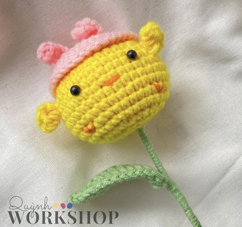 FLOWER BRANCHES CHICKEN WITH PINK HAT