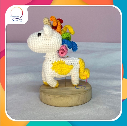 MEDIUM ANIMALS UNICORN-yellow