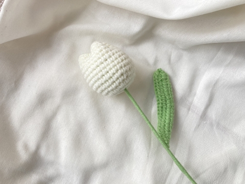 FLOWER BRANCHES ROUND TULIP-white