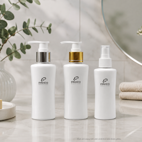 Bộ chai PET trắng sứ 100ml với vòi bơm bạc, vòi bơm vàng và đầu xịt