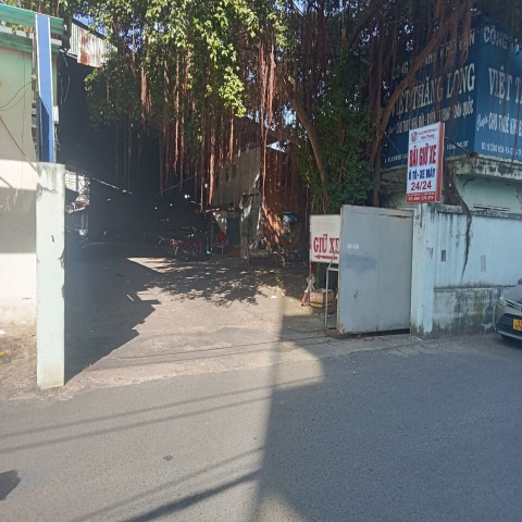 BÃI GIỮ XE 142/18 CỘNG HÒA (18CH) - NẰM TRONG HẺM NHÀ HÀNG DÌN KÝ