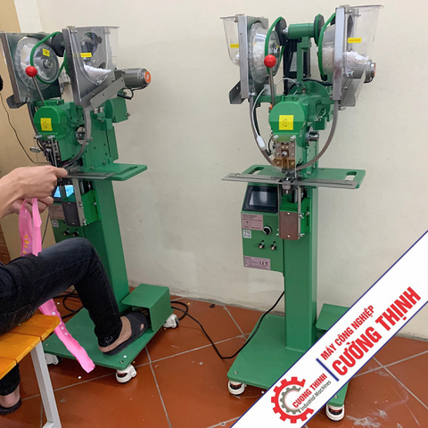 Máy dập khuy mặt nạ chống giọt bắn RMS2F