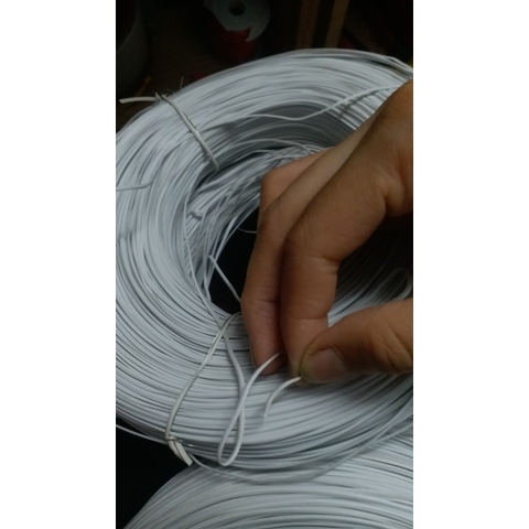 1 cuộn 0.8kg khoảng 300met dây nhôm bọc nhựa trắng 1.2mm