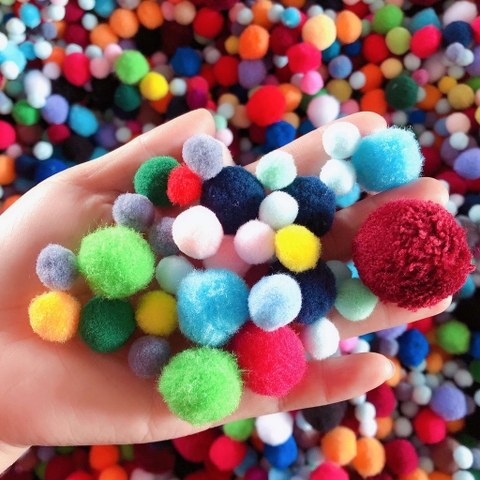 gói 50-100 hạt pompom lộn xộn ngẫu nhiên màu & size-L04