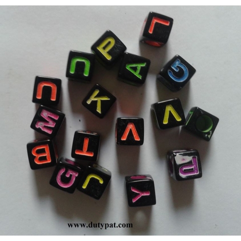 35-38 Hạt chữ cái nền đen nhiều màu (tốt)