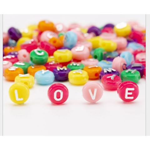 10-50gam Hạt Chữ Cái tròn nền đủ màu chữ màu bạc 10mm (P128-31) loại đẹp chữ Nổi làm vòng hạt