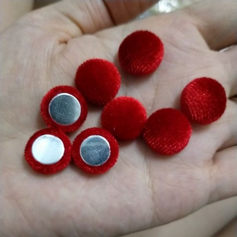 10 Nút dán vải nhung đỏ và xanh đen 15mm