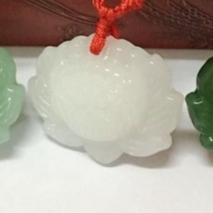 mặt dây chuyền Hoa sen trắng