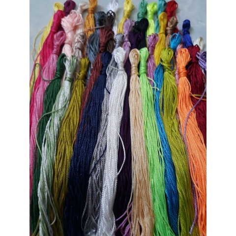 Bó 20met Dây dù Việt Nam đan vòng 1mm đủ màu có trên 50 màu để chọn