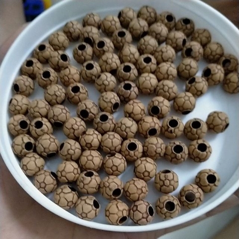 Hạt nhựa hoa văn nâu giả gỗ 10mm