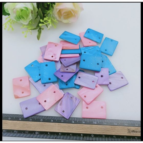 20gam (10 cái) vỏ sò hình chữ nhật 17x23mm có 2 lỗ treo làm trang sức (p160-29)