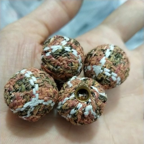 4 Hạt nữa lỗ bọc vải nhiều màu 19mm