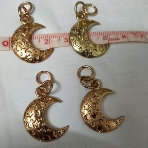 2 Mặt vầng trăng vàng nhạt 30mm