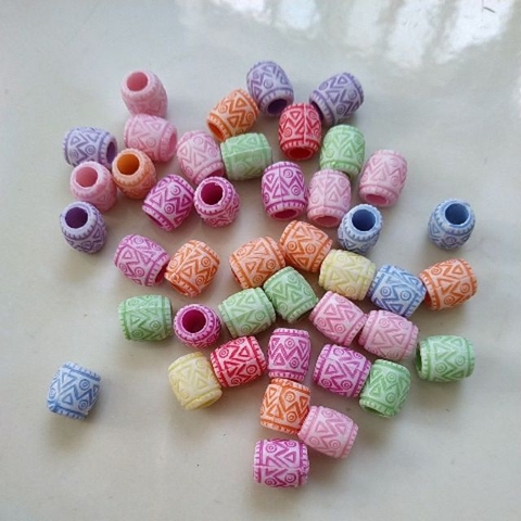 10 gam Hạt Ống nhựa hoa văn nhiều màu 7x10mm