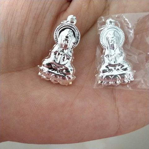 2 mặt phật quan âm nhựa giả kim loại