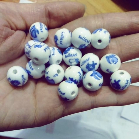 5viên hạt gốm trắng hoa xanh 12mm