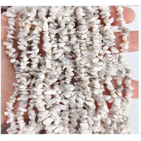 1 dây đá TN vụn trắng đục dài 80cm- MH 2323