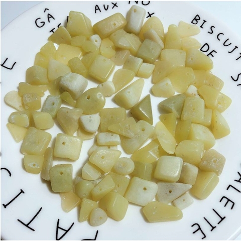 50gam hạt đá vụn vàng có lỗ xỏ