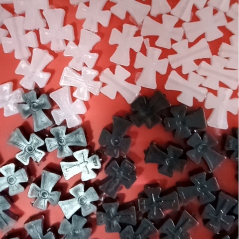 2-10 Thánh Giá nhựa dùng Trang Trí size 11x14mm