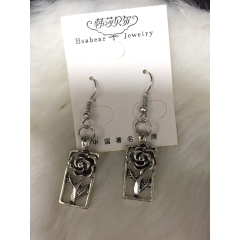 01 Đôi bông tai hoa hồng chữ nhật