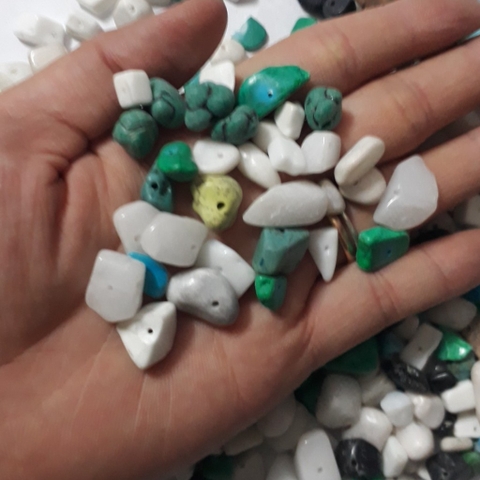 25gam hỗn hợp đá vụn có lỗ xỏ mh2329