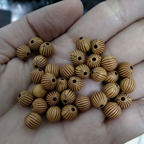 Hạt nhựa quả trám nâu giả gỗ 8mm