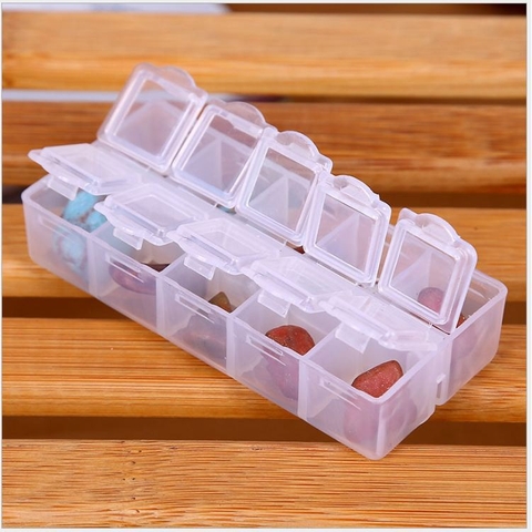 hộp nhựa 10 ngăn có nắp riêng 9 * 4 * 2cm