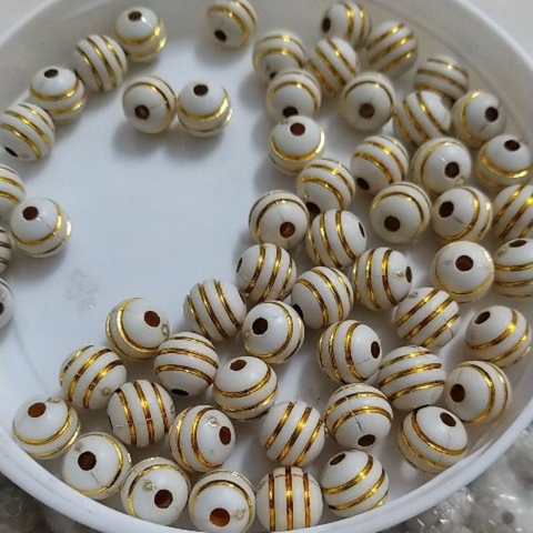 Hạt nhựa tròn hoa văn tvàng 10mm-THV07