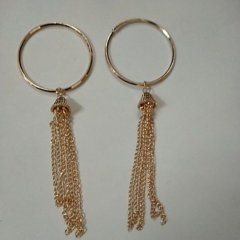 Set Vòng tròn 5cm và tua rua 10cm