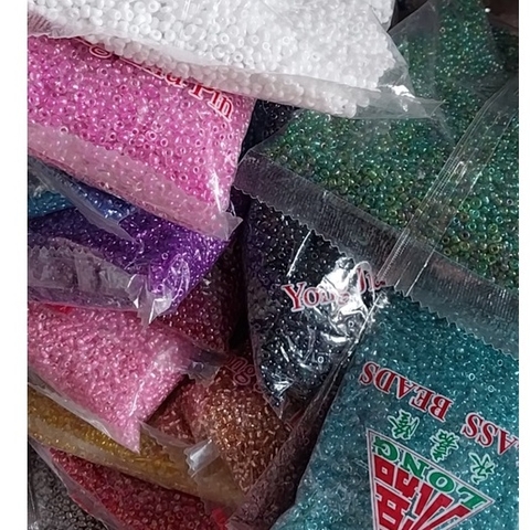 gói 450gam hạt cườm trung 3mm nhiều màu