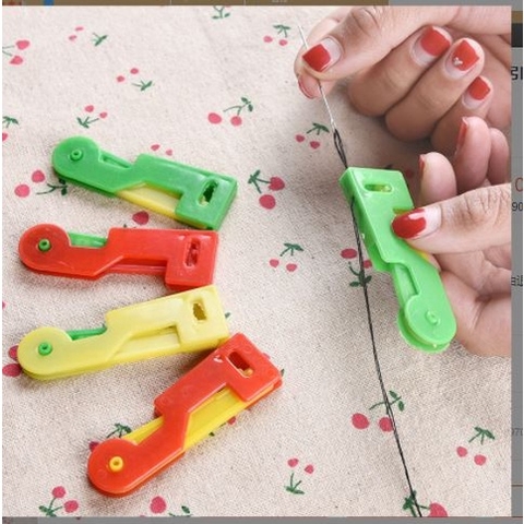 Dụng cụ hỗ trợ xỏ kim chỉ tiết kiệm thời gian tiện lợi dễ sử dụng