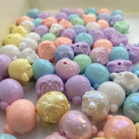 50-500gam đầu Mickey 17mm,hạt charm holo  bóng đẹp có lỗ xỏ