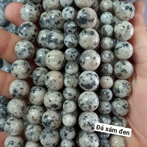 1 viên đá xám đen có lỗ xỏ 1mm đến 1,5mm size 8mm 10mm 12mm