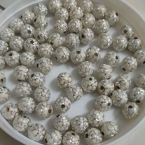 Hạt nhựa hình quả bóng trắng bạc 10mm