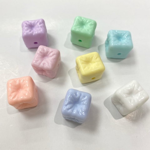 50-500gam cục phô mai vuông 14mm ,hạt charm holo  bóng đẹp có lỗ xỏ