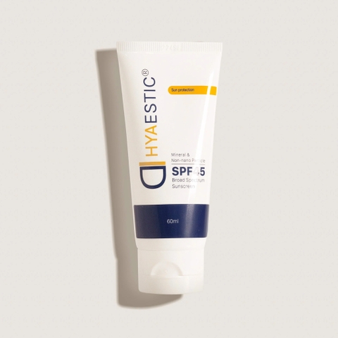 KEM CHỐNG NẮNG VẬT LÝ DƯỠNG ẨM TỰ NHIÊN HYAESTIC MINERAL & NON-NANO PARTICLE BROAD SPECTRUM SUNSCREEN SPF 45