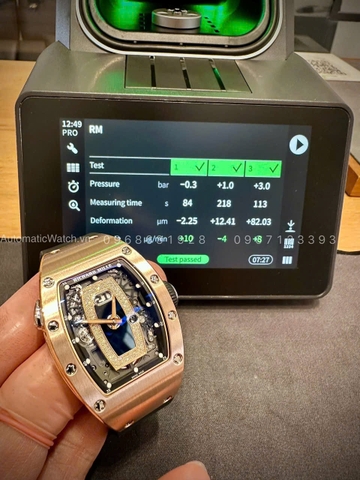 Lau dầu bảo dưỡng spa đánh bóng Richard Mille RM037