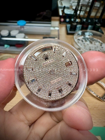 Mặt đồng hồ Rolex Day Date 40mm 228235 full diamond