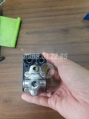 Rơ le trực tiếp máy nén khí