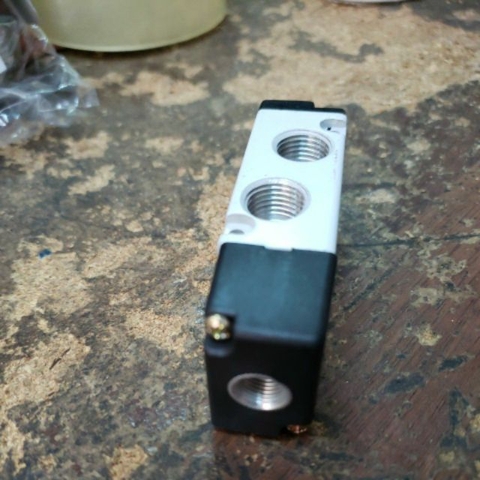Van hơi 5/2 1 đầu cấp hơi