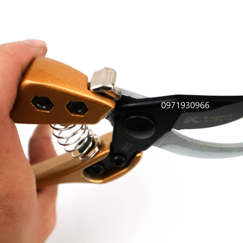 Kéo cắt cành Kapusi K-8642 chính hãng chất liệu thép SK5