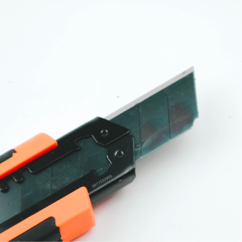 Dao rọc giấy Kapusi K-8747 Japan loại đẹp tặng kèm 3 lưỡi dao thay thế