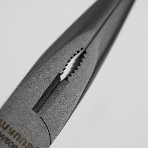 Kìm Mũi Dài 8 Inch 200mm Thép Cứng Cán Bọc Cao Su Chống Trượt Wynns Super Pliers Kìm Kẹp Cơ Khí Điện Gia Dụng