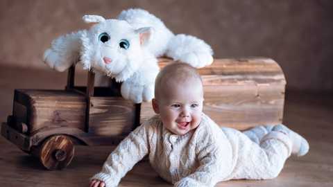 Tiêu chảy ở trẻ sơ sinh? Nguyên nhân & Cách chăm sóc trẻ đi ngoài nhiều.