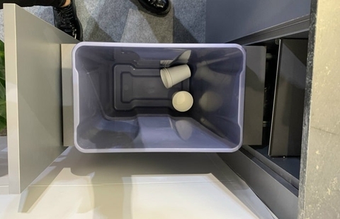 Thùng rác đơn âm tủ Eurogold - EA400