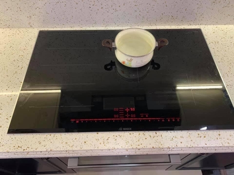 Bếp từ Bosch PXE875DC1E series 8, vùng nấu đa nhiệm