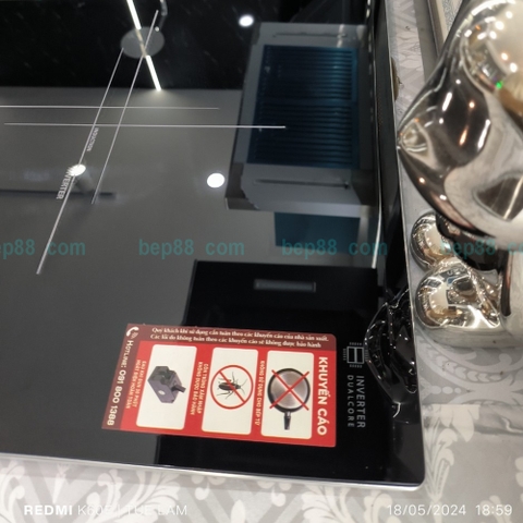 Bếp từ đôi Canzy 9999H