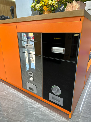 Thùng Gạo Mặt Gương Nút Nhấn Màu Bạc B302 (GB300S) Eurogold